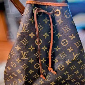 Vintage Louis Vuitton large bucket bag